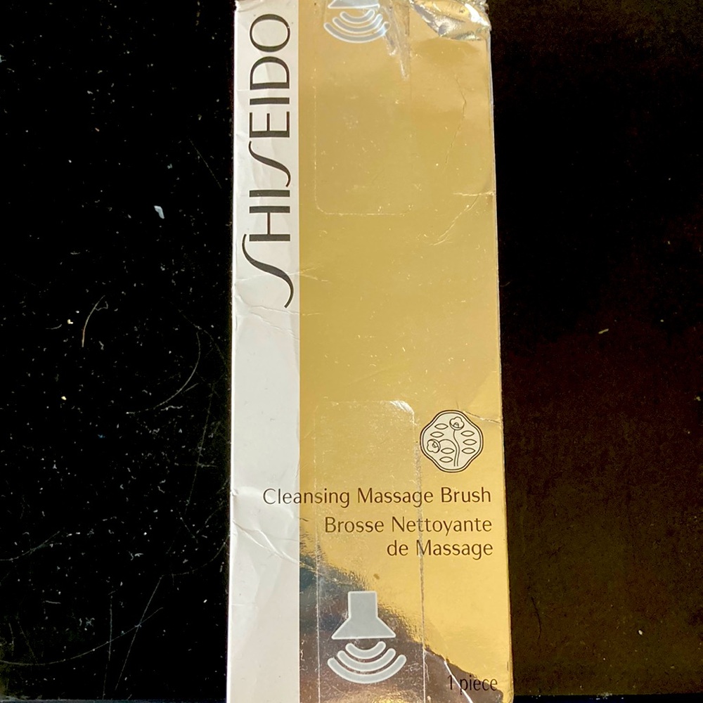 Shiseido Cleansing massage Brush NIB